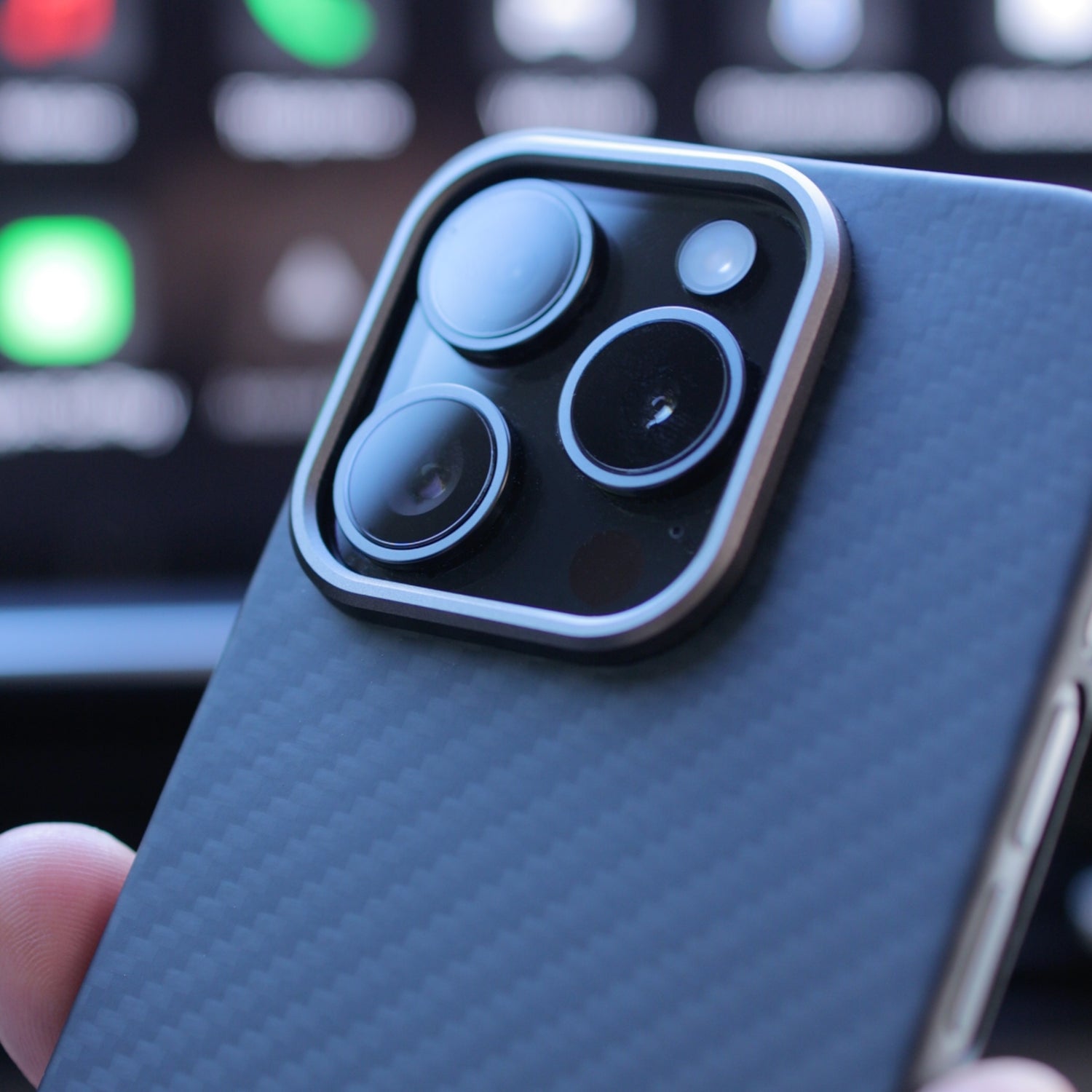 Coque iPhone 16 / Plus / Pro / Max fibre de carbone