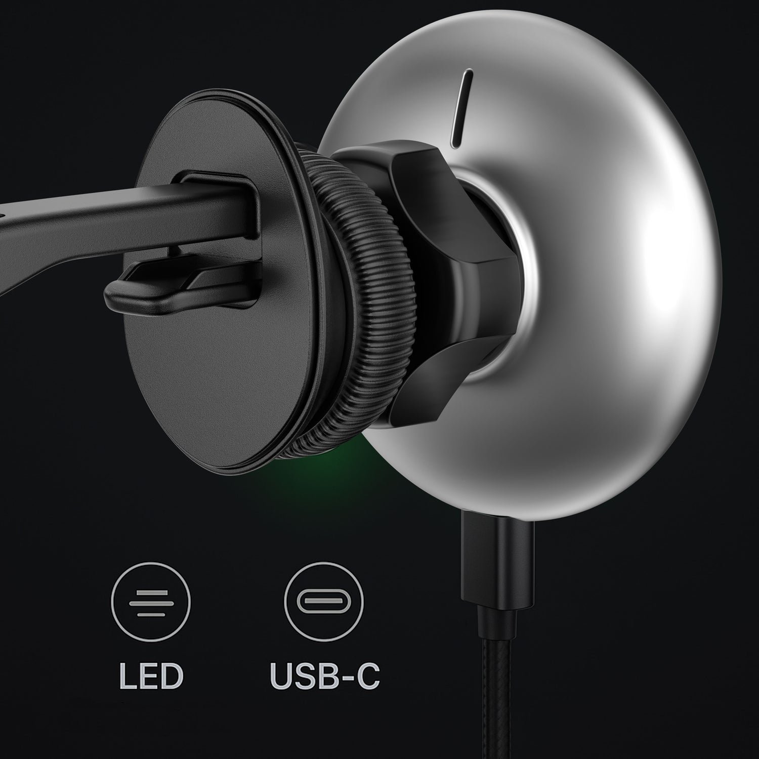 Gros plan du clip de grille et du port USB‑C du chargeur MagSafe, surface anti‑rayures