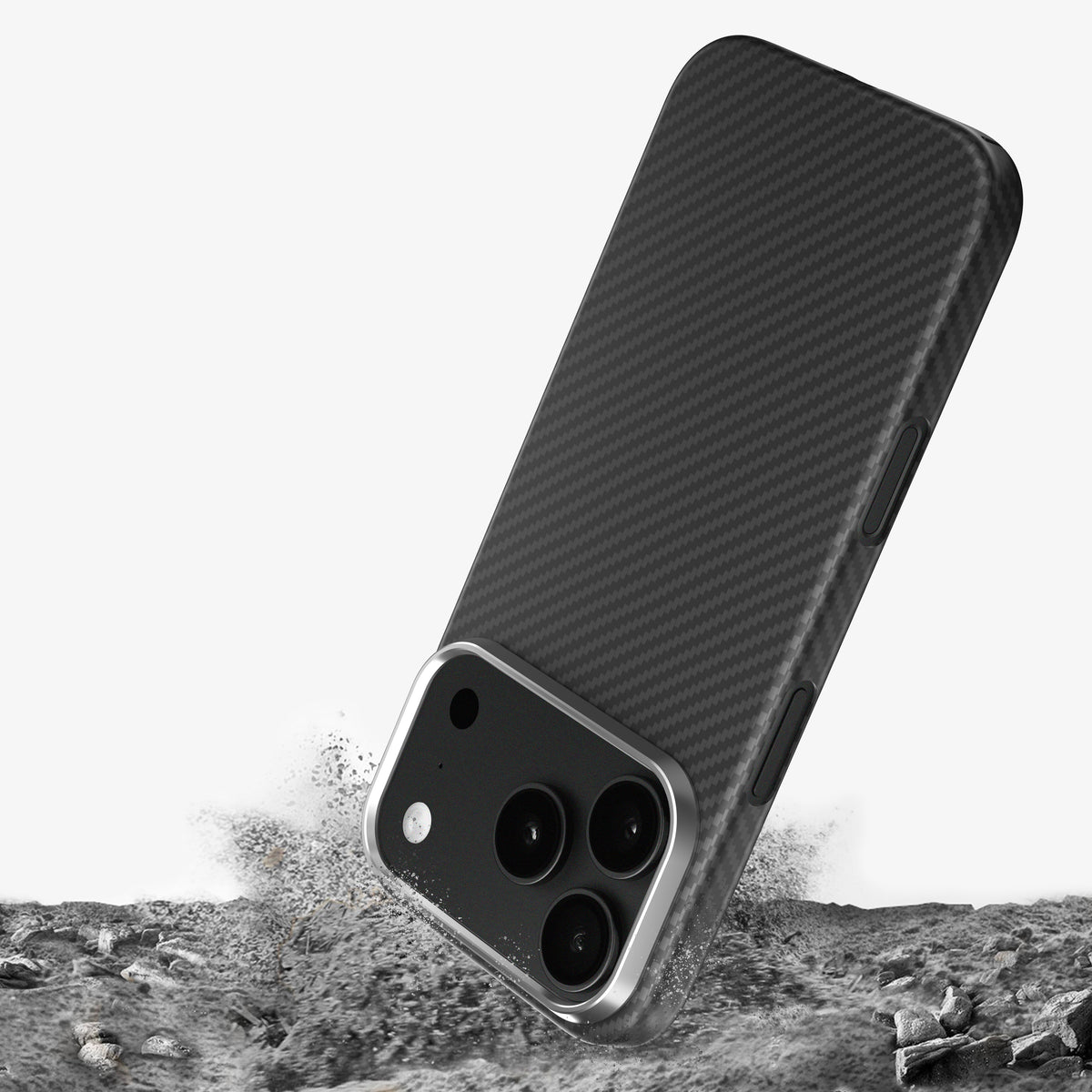 Coque CARBON en fibre de carbone pour iPhone 18 Pro et Pro Max, illustration d’une chute sur un sol rocheux