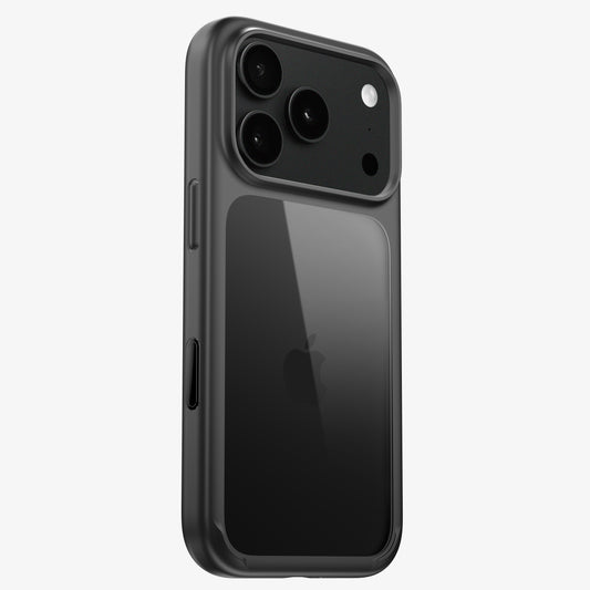 Coque ONE bumper noire à dos transparent pour iPhone 18 Pro et Pro Max, vue arrière sur un téléphone noir