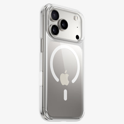 Coque DANA antichoc transparente version MagSafe sur iPhone 18 Pro titane, anneau magnétique visible